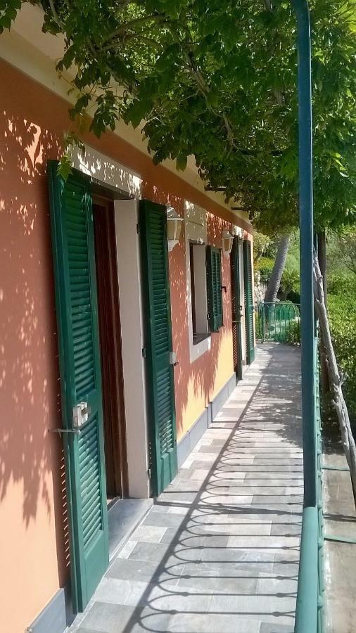 Maru Apartment Леванто Екстериор снимка
