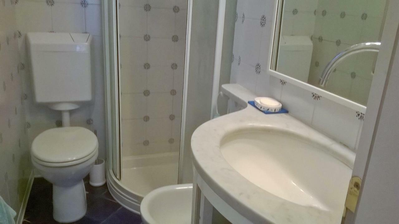 Maru Apartment Леванто Екстериор снимка