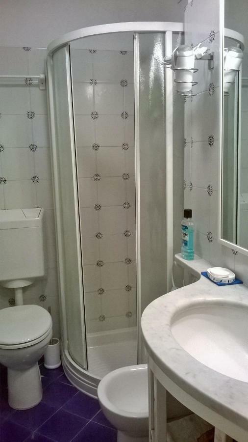 Maru Apartment Леванто Екстериор снимка